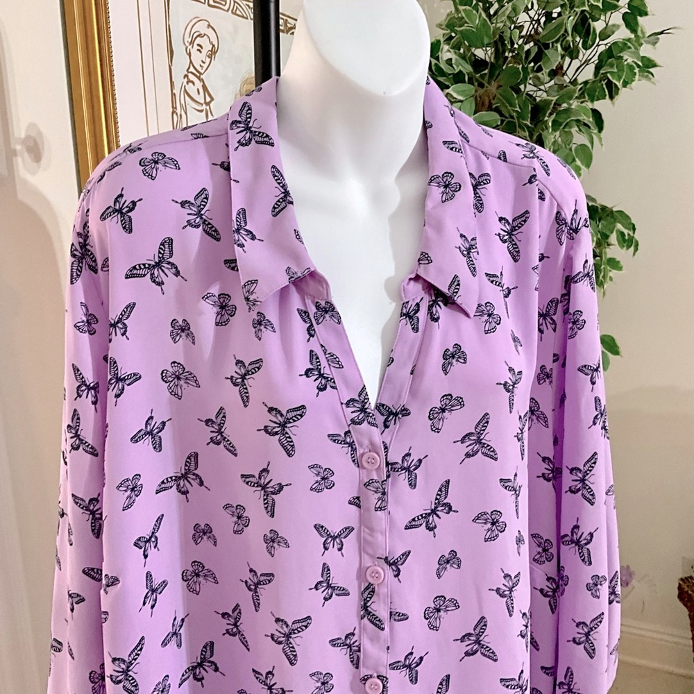 NWOT Lavender Button Down Collar V-neck Blouse & Butterflies by Catherine’s 3x